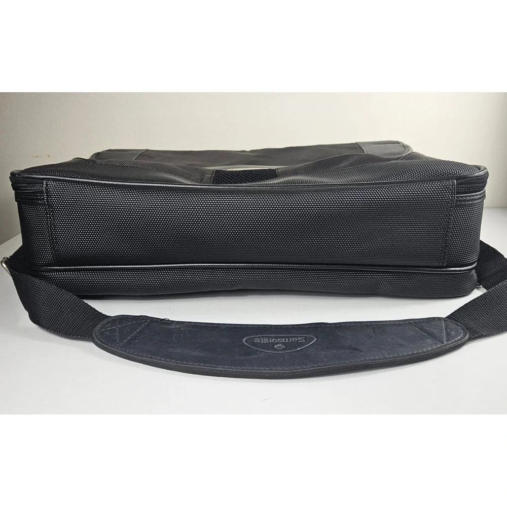 Mobile Edge Premium Ballistic Nylon Laptop Briefcase Messenger Travel Bag